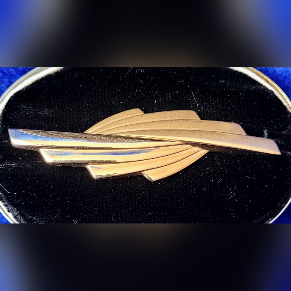 14k Yellow Gold Brooch